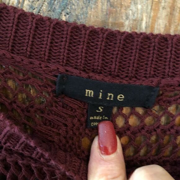 Mine Sz S Burgundy Lightweight Slouchy Knit Cable High Low Sweater - Picture 4 of 8
